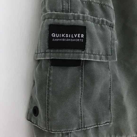 Boy’s Quicksilver cargo shorts - Picture 3 of 5